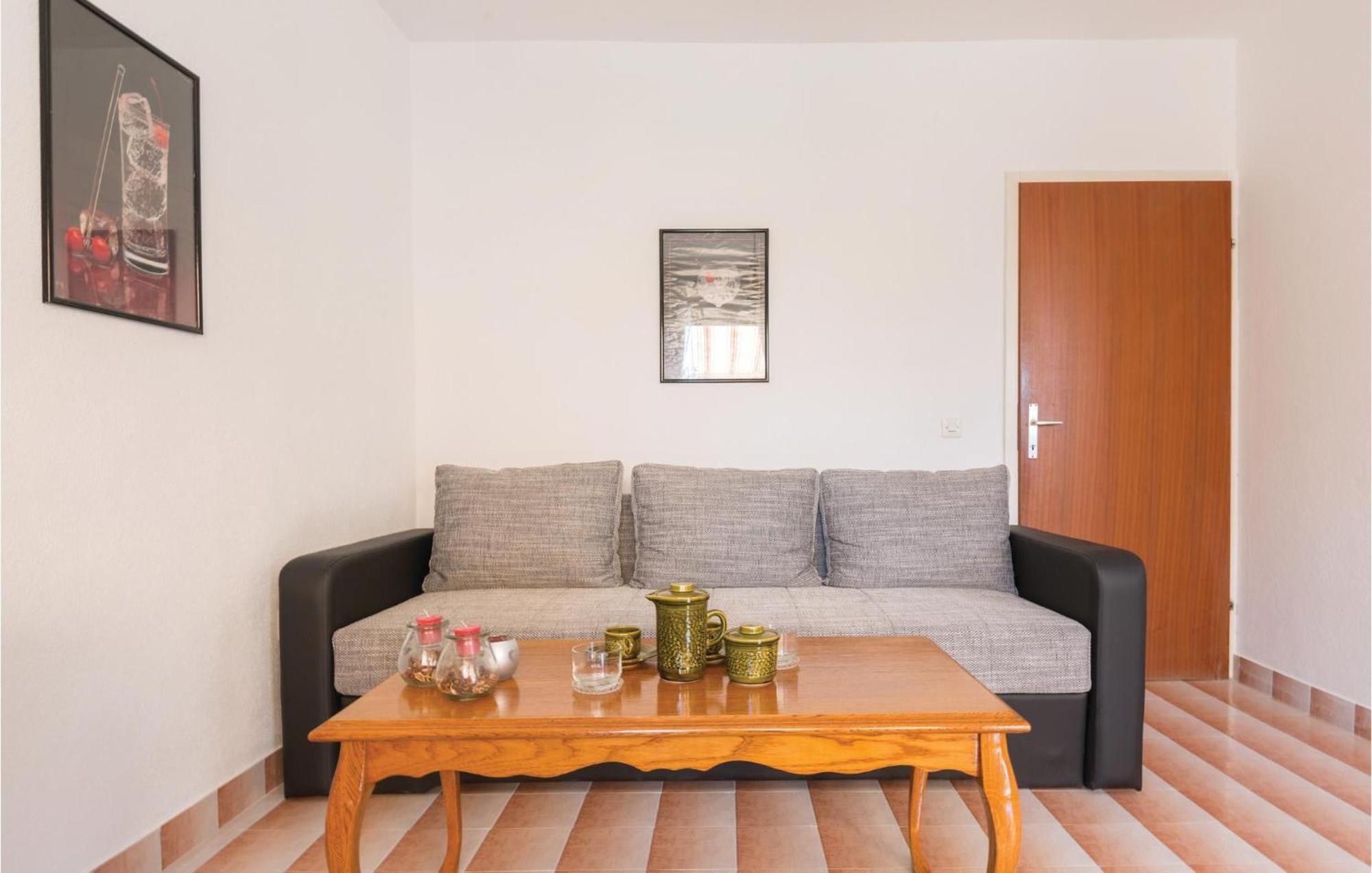 Nice Apartment In Tucepi With Wifi Экстерьер фото