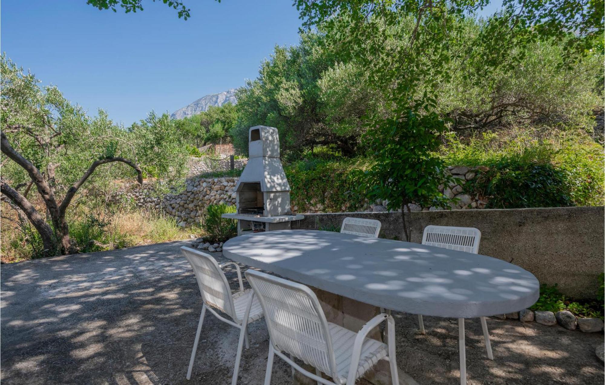 Nice Apartment In Tucepi With Wifi Экстерьер фото
